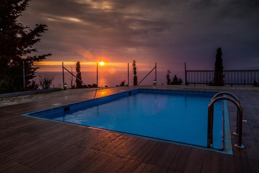 Villa Vera Ayios Nikitas Phòng bức ảnh